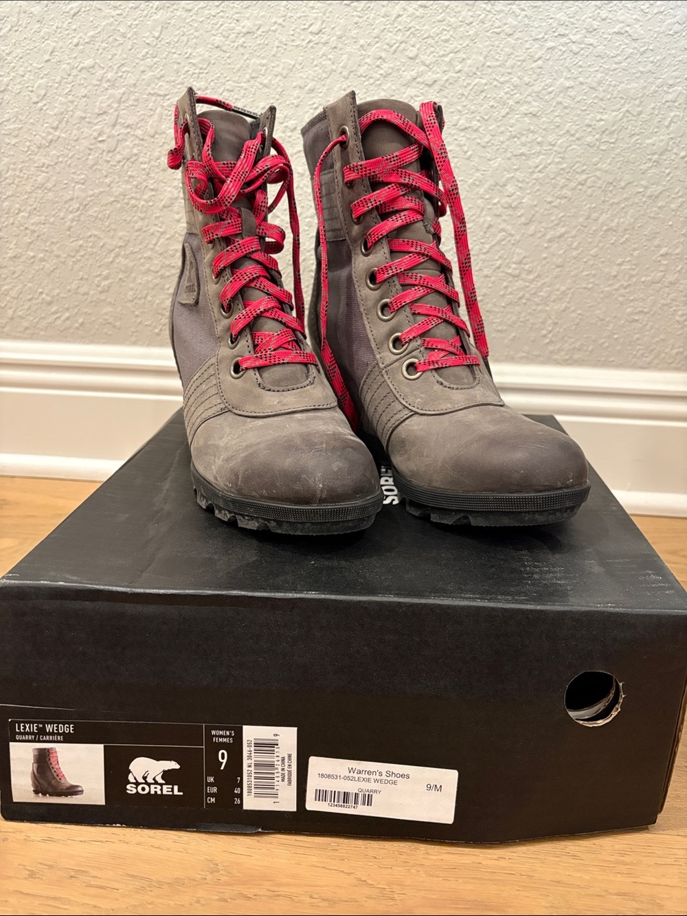 Sorel Women's Gray Lace-Up Wedge Boots with Red Laces